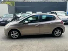 Peugeot 208 1.2 essence 82cv - 2014 - 157000kms