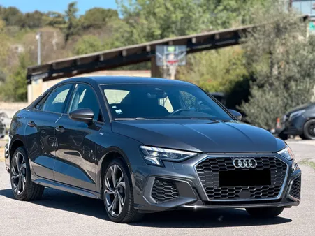 S-LINE / AUDI A3 8Y 30 TDI S-TRONIC / CARNET D'ENTRETIEN Disponible