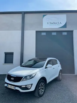 KIA Sportage 2.0 crdi 136ch 4×4-toit ouvrant-Attelage-clim