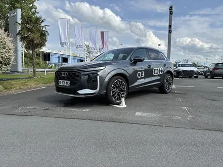 Audi Q3 E HYBRID 272 CH S tronic 6 45 TFSIE SLINE