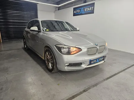 BMW 1 Berline 5porte 114d régulateur de vitesse / feux et essuis glace automatique / attelage / roue de secours / keyless / climatisation bi-zone automatique / drive select