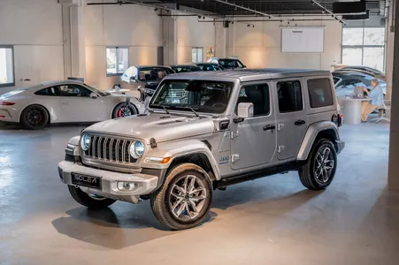Jeep Wrangler Sahara 4Xe Hybride rechargeable 380CV