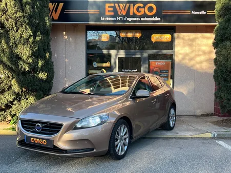 Volvo v40 2.0 d3 150ch momentum geartronic bva*interieur cuir*camera de recul*carplay*entretien complet a jour