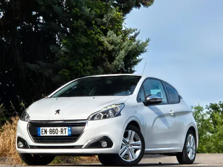 Peugeot 208 1.2 puretech 82ch revisee garantie