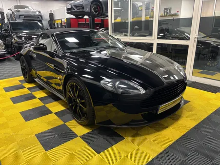 Aston Martin V8 Vantage S roadster 4.7 436cv sportshift II origine France bagages Aston Martin et sa bâche de protection d’origine