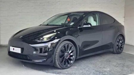 Tesla Model Y Performance noire premiere main