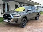 Toyota hilux double cabine invincible bva 2025