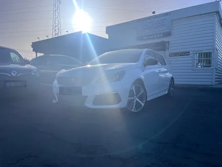Peugeot 308 2.0 BLUEHDI 180CV GT BOITE AUTOMATIQUE (150 000 KMS)