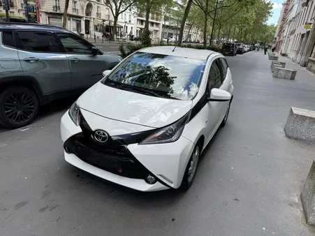 Toyota AYGO 1.0 VVT-I 69CH X-PLAY 5P