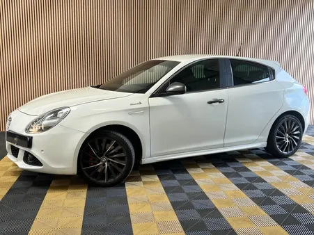 ALFA ROMEO GIULIETTA 2.0 JTDM - 150 BERLINE Distinctive PHASE 2 - GARANTIE 3 MOIS