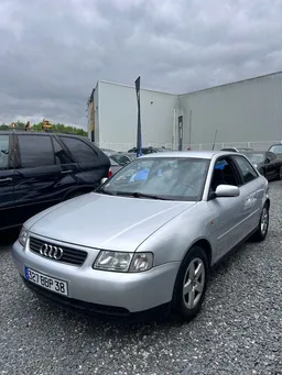 Audi A3 1.6 i 100 cv / Première main / Garantie 3 mois