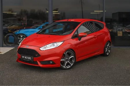 FORD FIESTA ST 1.6 ECOBOOST 182 cv MK2 PACK PERFORMANCE - RED RACING - SIEGES CHAUFFANTS - CARNET COMPLET
