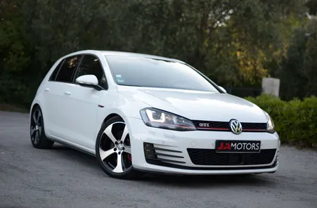 VOLKSWAGEN GOLF 7 GTI 2.0L 230Cv PERFORMANCE - DSG - 1ERE MAIN