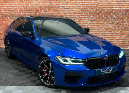 BMW M5 F90 LCI COMPETITION 4.4 625cv xDRIVE - COVERING SAN MARINO BLUE - BOWERS & WILKINS - TOIT OUVRANT - CAMERA 360 - ÉCRANS ARRIÈRE - AFFICHAGE TETE HAUTE - CUIR ETENDU - IMMAT FR