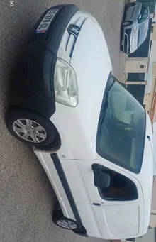 Peugeot partner 1,9D, 05, 261000kms, 2500