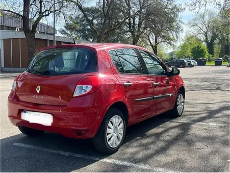 🚗1ere main 🚗 Renault Clio 3 phase 2 1.2i 75 ch essence climatisation