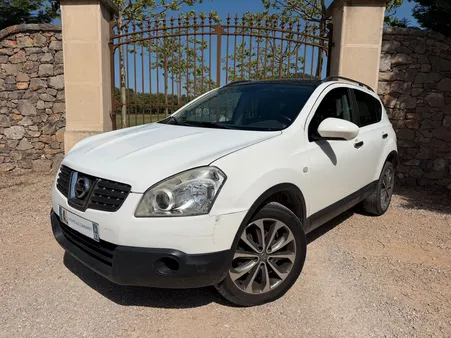 Nissan Qashqai 1.5 dci / 110cv / Boite 6 / Caméra / Toit panoramique / Gps tactile / Origine France / Ct ok / 1ère Main / Embrayage patine