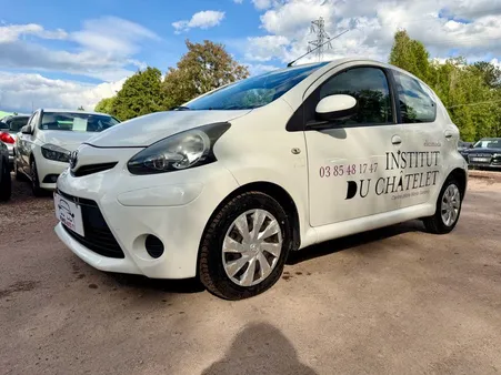 Toyota aygo 1.0l 68cv 2 places 55.500kms 08/2012 tva récupérable clim fermeture centraliser