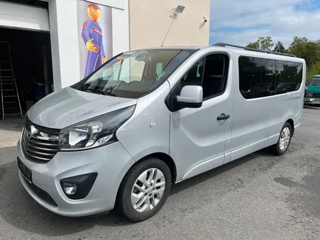 Opel Vivaro Long Life Multivan 1.6L CDTI 145cv 2017 7places Feu Auto RADAR+Caméra GPS Attelage WEBASTO TABLE LIT 33500euros