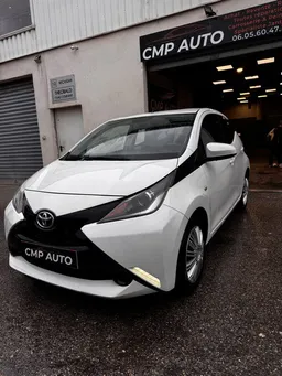 TOYOTA AYGO 1.0 VVT-i x-play