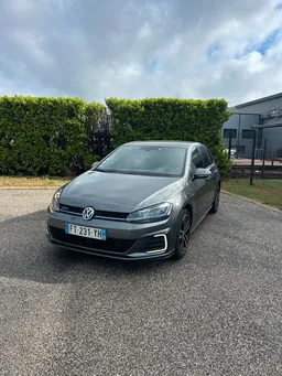 Volkswagen Golf VII GTE 204cv DSG6