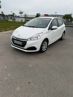 Peugeot 208 1.5 HDI 100 cv société