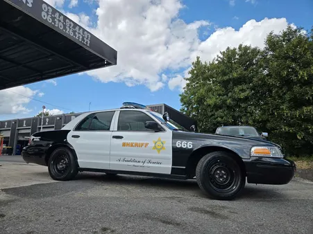 Disponible immédiatement, homologation déjà effectuée ford crown victoria 4.6 v8