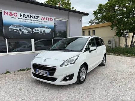 PEUGEOT 5008 1.6 HDi 115 cv Style