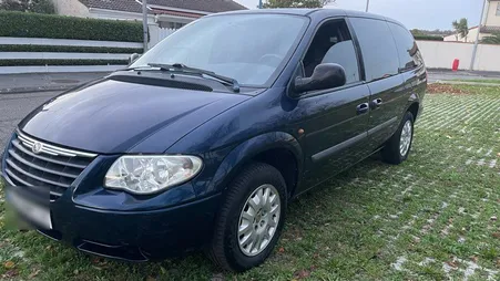 Chrysler GRAND voyager STOW'N GO 2.8 CRDI 150ch boîte automatique 7 places