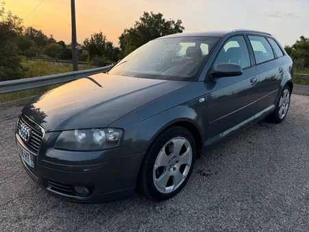 AUDI A3 Série 2 Sportback 2.0 TDi 16V 140 cv / CLIM AUTO / JANTES ALUMINIUM / KIT DISTRIBUTION OK