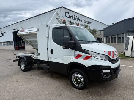 22500 ht Iveco daily 35c14 tri-benne coffre BVA