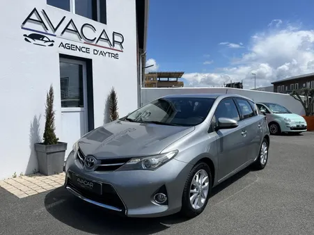 Toyota Auris 2.0 D-4D 124 CH Dynamic Caméra/Bluetooth *Historique entretien 100 % constructeur