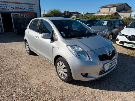 Toyota Yaris II 90 D-4D Confort 5p * 59000 kms