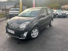 Renault twingo ii 1.5 dci 65 ch walkman boite manuelle - radio cd - climatisation - peinture metallisee - roue de secours - tapis - distribution a jour