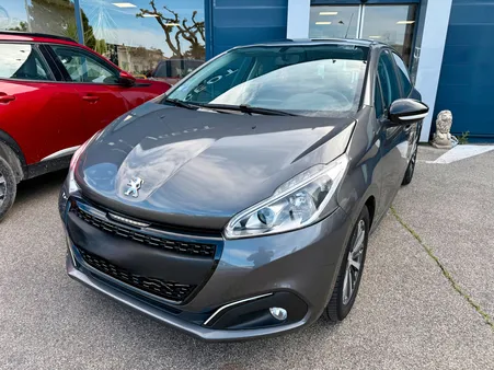 Peugeot 208 82 CV BVM5 TOUTES OPTIONS