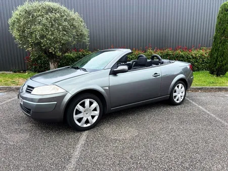 Renault mégane cabriolet 1.6i 115 chevaux suivi complet