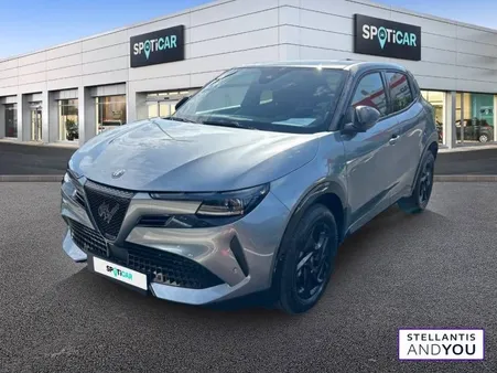 Alfa Romeo Junior Elettrica 156 ch Premium