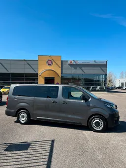 TOYOTA PROACE Combi Long 1.5 120 D-4D Dynamic