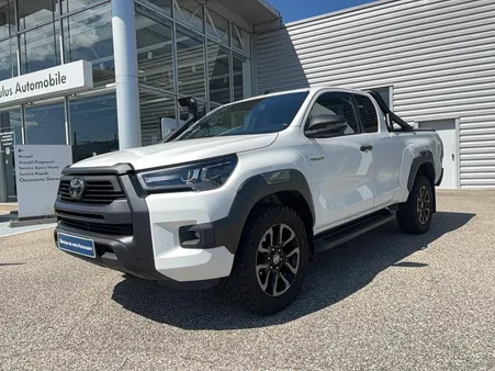 Toyota hilux x-tra cab 4wd 2.8l 204 d-4d invincible