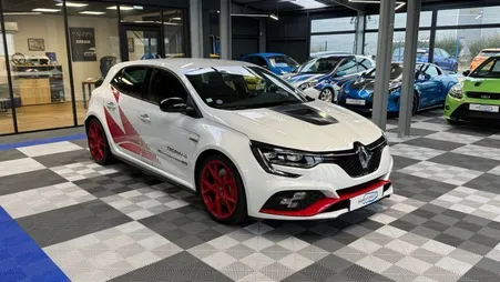 Megane 4 rs trophy r