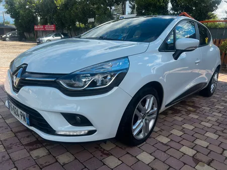 RENAULT Clio - IV 5 Portes Phase 2 1.5 dCi FAP En CARNET DE SUIVI RENAULT KIT DISTRIBUTION A JOUR / PACK BUSINESS - CLIMATISATION - GPS- REGULATEUR LIMITEUR - AIDE AU STATIONNEENT ARRIERE