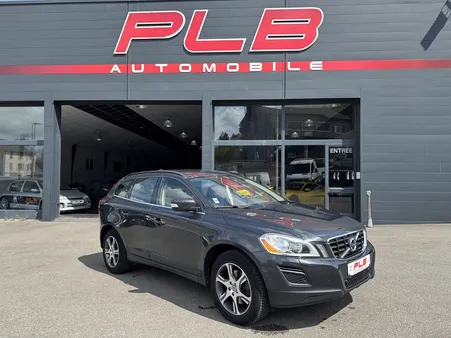 Volvo XC60 D5 AWD 215CH MOMENTUM GEARTRONIC