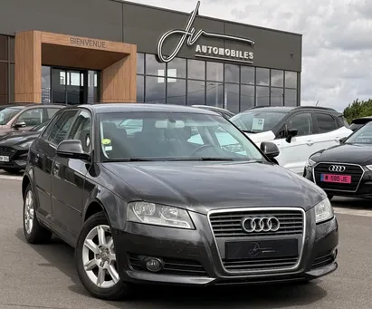 Audi A3 sportback 1.6 TDI 105 DPF Attraction VENTE UNIQUEMENT A PROFESSIONNEL MARCHAND