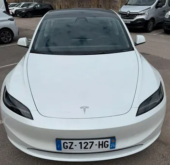 Tesla 3 phase 3 comme neuve