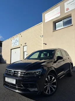 Volkswagen Tiguan 2.0 TDI 190 DSG7 4Motion R-Line / CarPlay / Full options / Toit ouvrant / Dynaudio / Attelage etc. / Garantie 12 mois