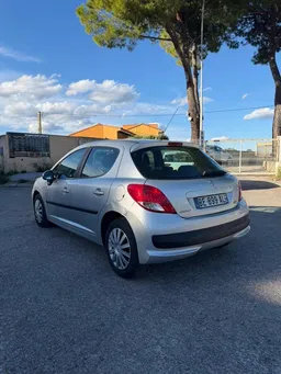 Peugeot 207 1,4 HDi Trendy 75 ch