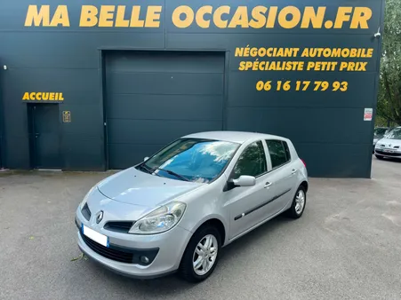 Renault clio 3 / 1.2 tce 100 chevau essence / extreme claire