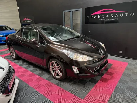 PEUGEOT 308 CC 2.0 HDi 16V 136ch FAP Féline A + DISTRIBUTION OK + CHAUFFAGE DE NUQUE + SIÈGES CHAUFFANTS + CLIMAT