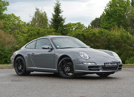 Porsche 997.1 Carrera Boite Mécanique Gris Kerguelen Intérieur Cuir noir Pack Chrono Sport Plus Toit Ouvrant Electrique