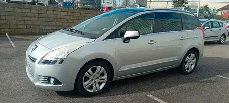 PEUGEOT 5008 1.6 HDI 112 CV 7 places